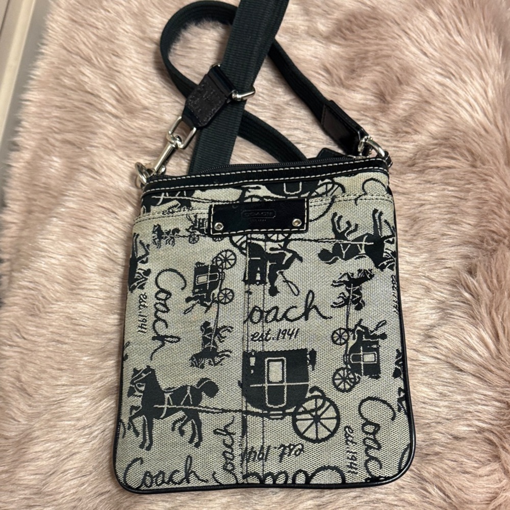 VINTAGE RARE EDITION SMALL MESSAGER Black Crossbody Bag SEE ALL PHOTOS